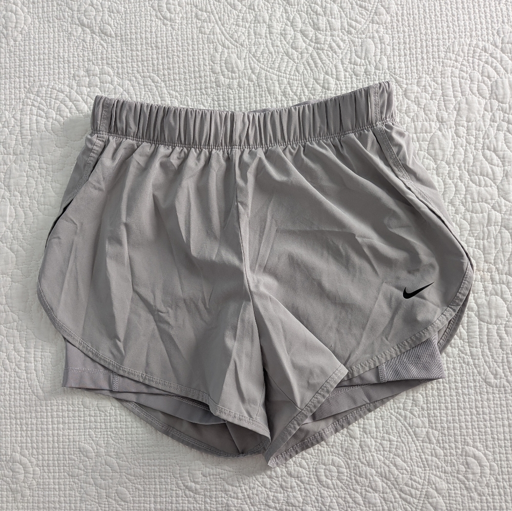 Nike Dri-FIT Womens Running Shorts Light Grey Athletic Gym Training Size M